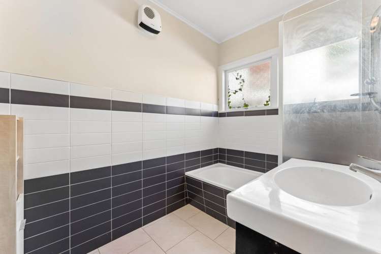 327 East Coast Road Mairangi Bay_13