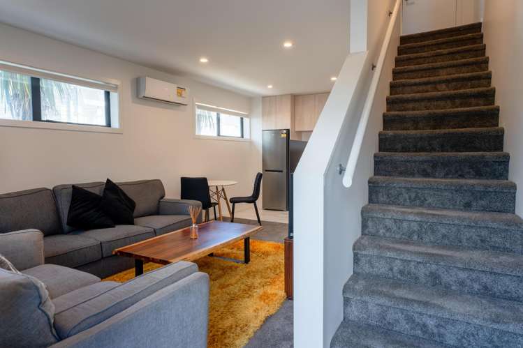 2/83 Vodanovich Road Te Atatu South_6