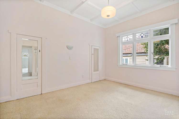 7 Warborough Avenue Epsom_13