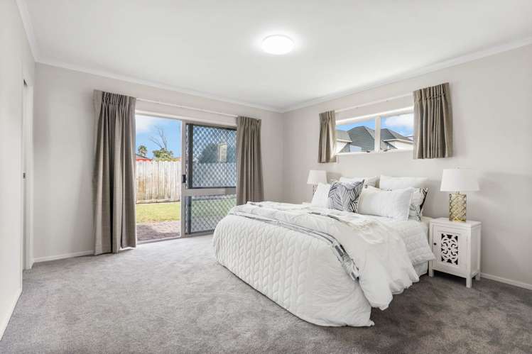 11 Headcorn Place Botany Downs_7
