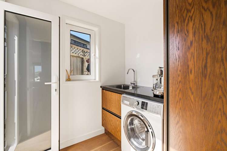29 Pelorous Street Paparangi_14