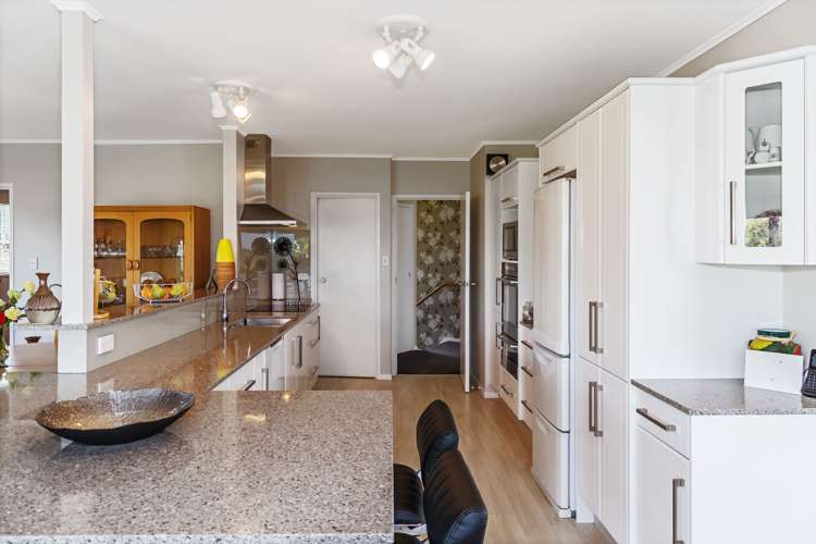 12 Mayfair Crescent Mairangi Bay_7