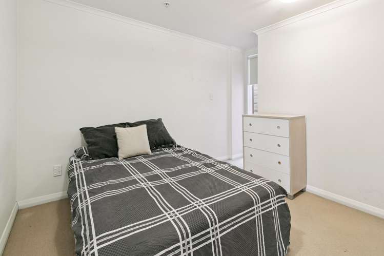 208/15 Holland Street_5