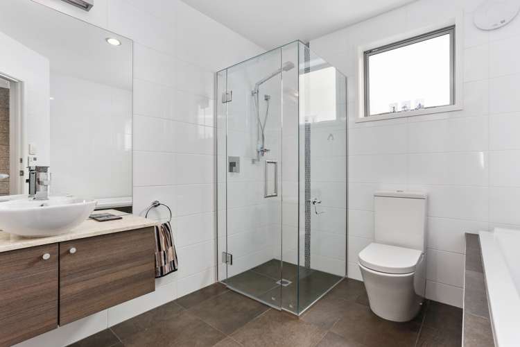 8/8 Wilk Lane Browns Bay_9