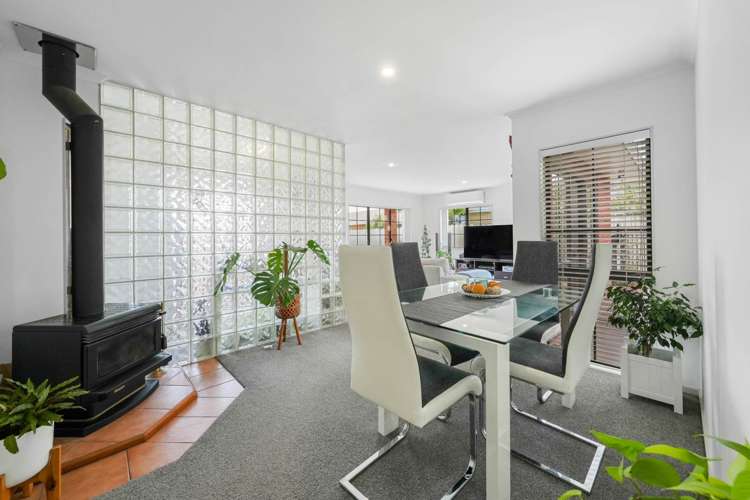 8 John Lister Close Golflands_9