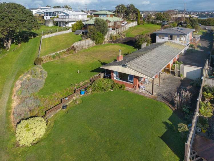 2/1017 Whangaparaoa Road Tindalls Beach_22