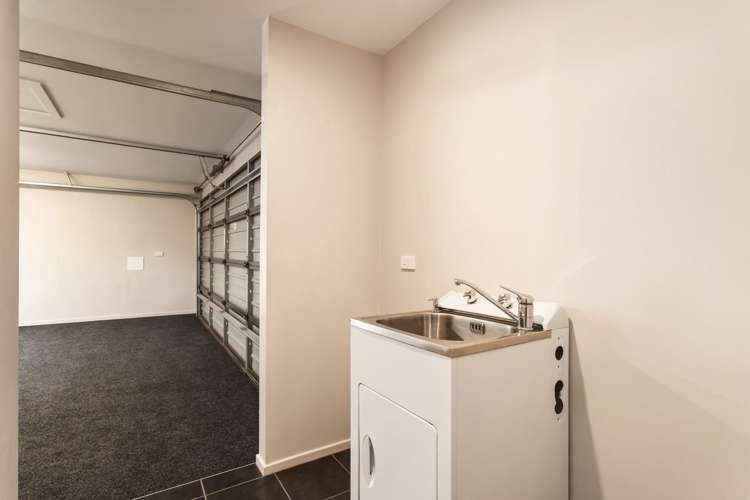 20 John Campbell Crescent Hillmorton_17