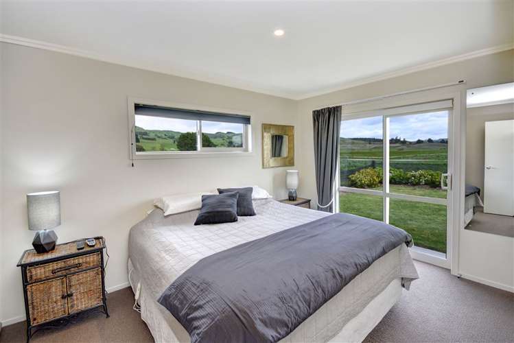 1247 Coast Road Karitane_12