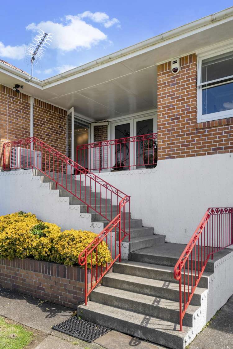 132a Coronation Road Mangere Bridge_17