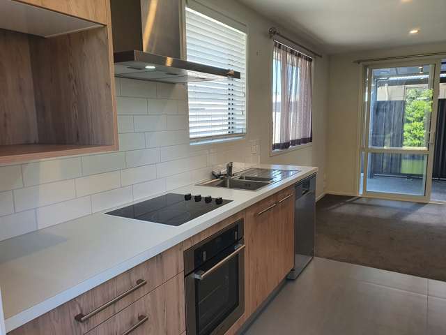 Smart & Suave on Station!