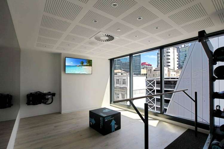 2407/10 Commerce Street City Centre_9
