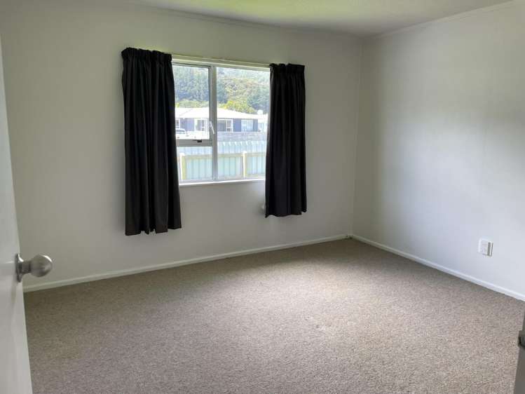 1 Weymouth Grove Wainuiomata_6