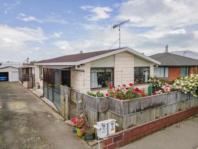 Walk to Town, Modern Townhouse