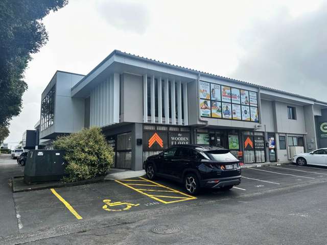 180M² ROAD FRONTAGE