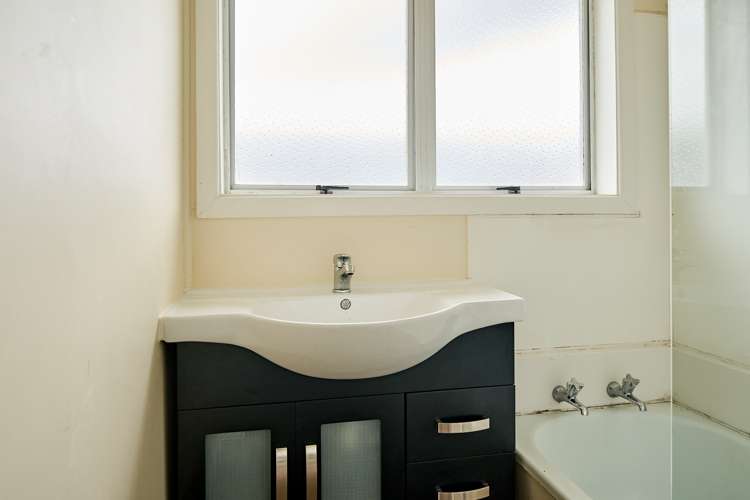 4 Thomson Grove Stokes Valley_16