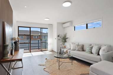 2/45 Blacklock Avenue_4