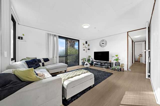 1/233 Glengarry Road Glen Eden_3