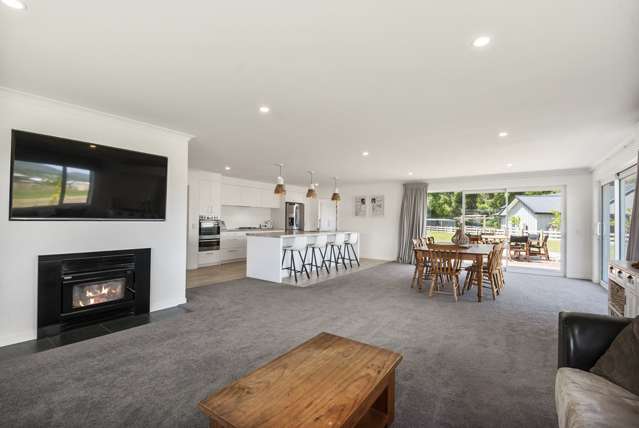 10 Karaka Place Kinloch_3