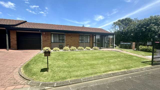 Peaceful Retirement Village in Mt Roskill!