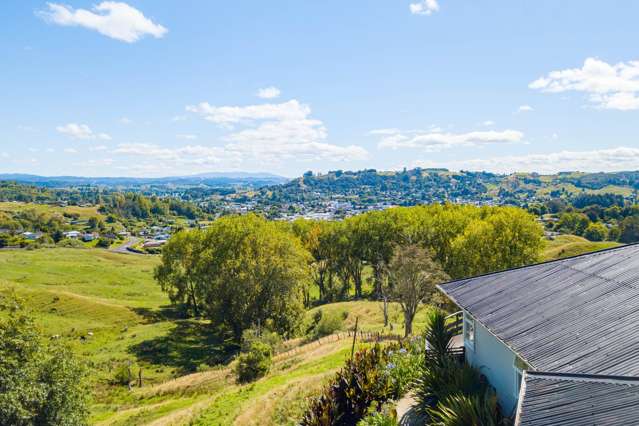 Spacious Family Living with Stunning Rural Outlook