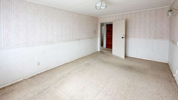 3 Valdale Road 11401_7