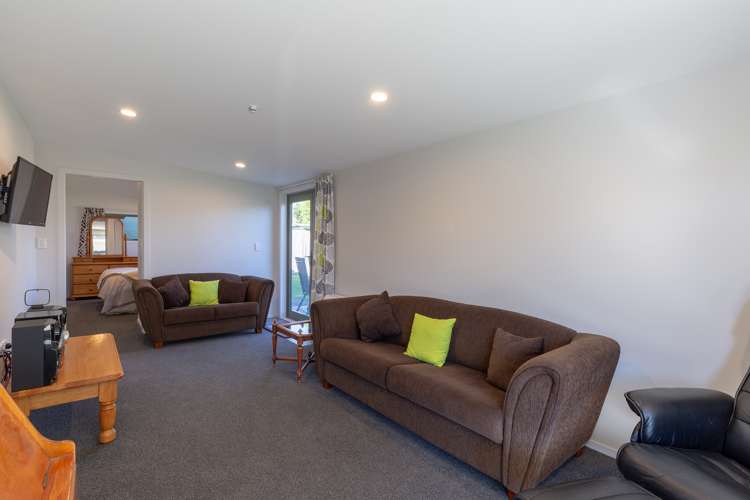 14 Cornwall Place Stoke_8