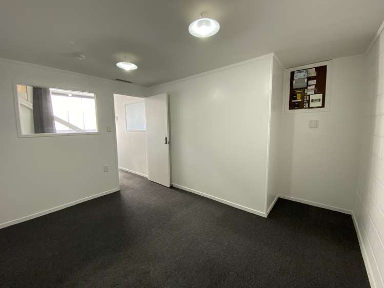 D/4010 Great North Road Kelston_7