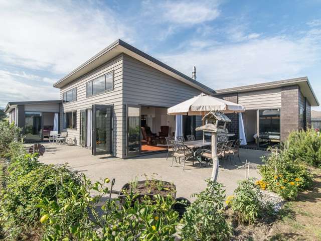 97 The Drive Paraparaumu Beach_1