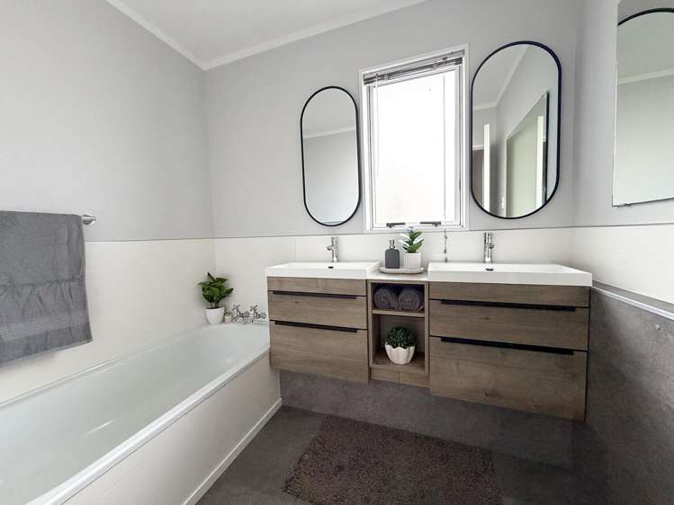 12 Zande Terrace Tawa_17