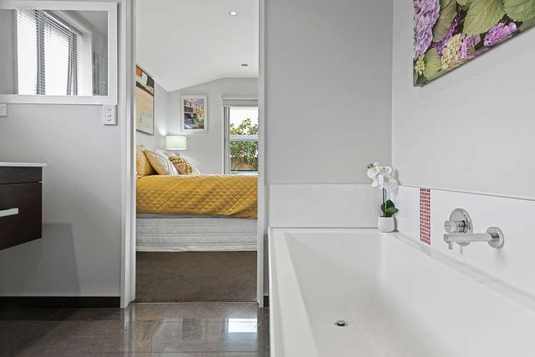 297 Eastern Terrace Sydenham_17