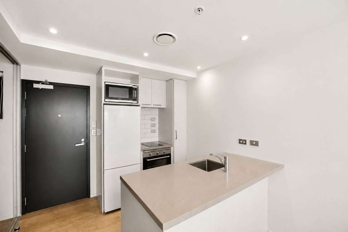 1706/8 Airedale Street_2