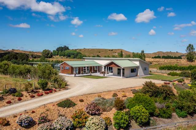 Hilltop Haven - Magnificent Valley Views