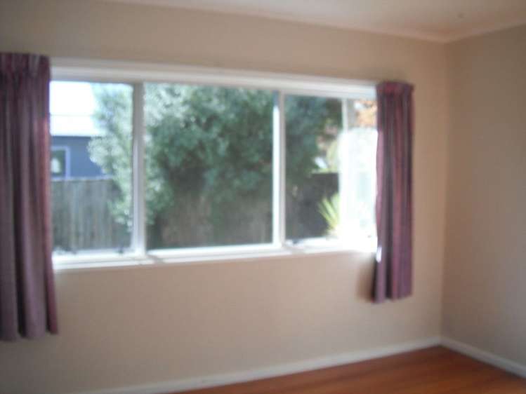 2 Neale Avenue Stoke_9