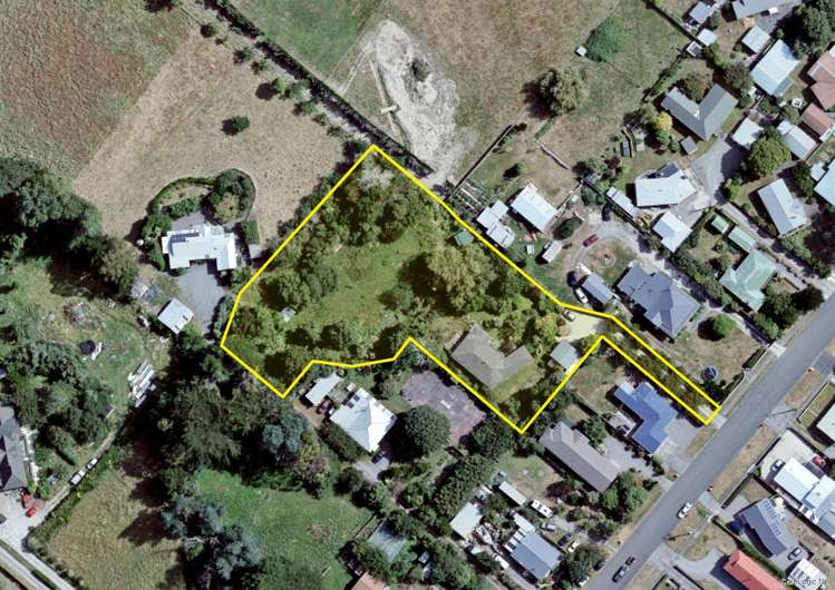 14A Lincoln Road Carterton_0