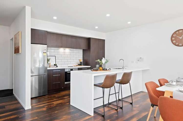 6 Kingston Court 2743_3