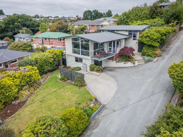 Sunny haven with views and furnishings