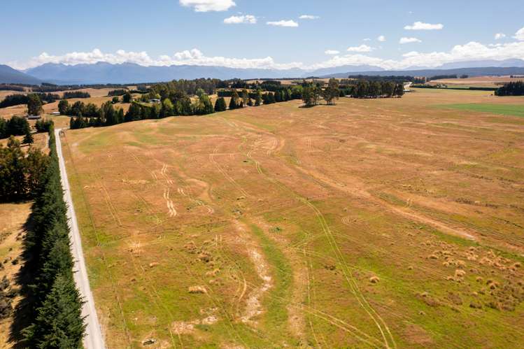 212 Sinclair Road Te Anau_17