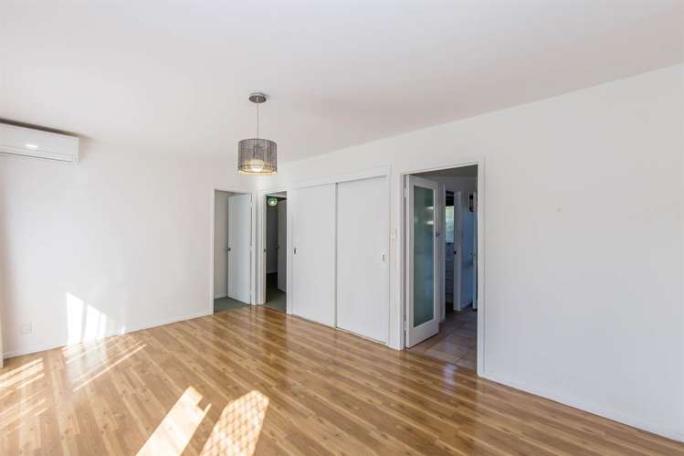 2/1 Glen Road Browns Bay_7