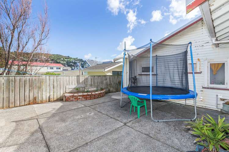 97 Apu Crescent Lyall Bay_8