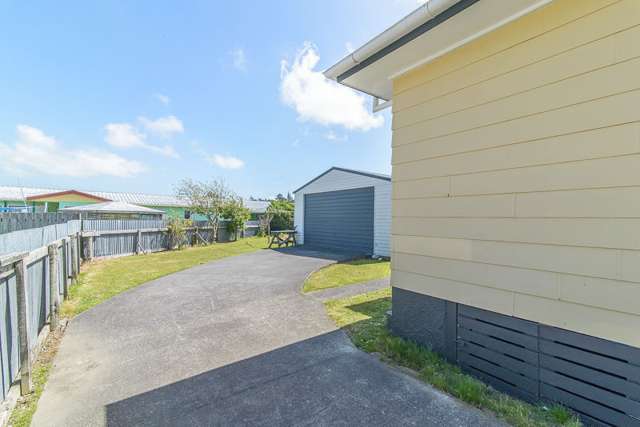 363 Warspite Avenue Waitangirua_3