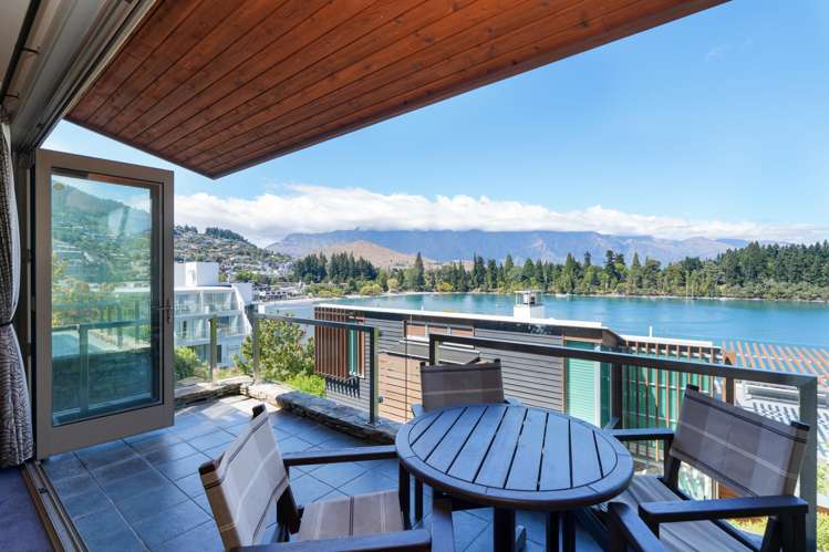 2/10 Lake Street Queenstown_51