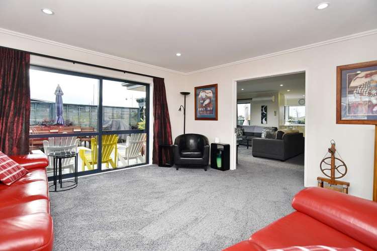 43 Pegasus Main Street Pegasus_9