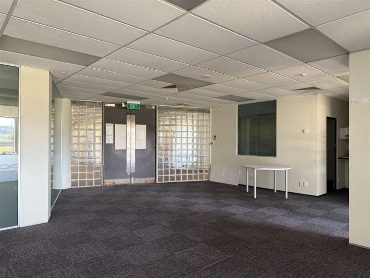 Level 1, 19 Market Grove Hutt Central_5