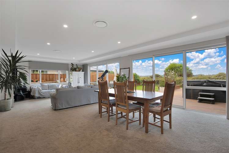 24 Pegasus Main Street Pegasus_12