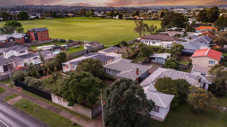 69 Taikata Road Te Atatu Peninsula_1