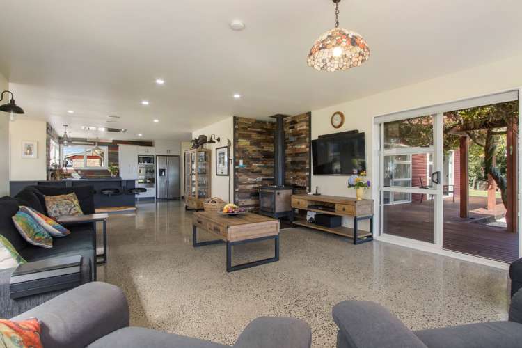 1603 State highway 2 Whakamarama_16