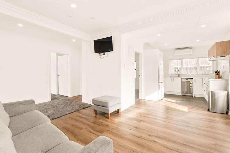 9 Ruihi Street Victoria_10