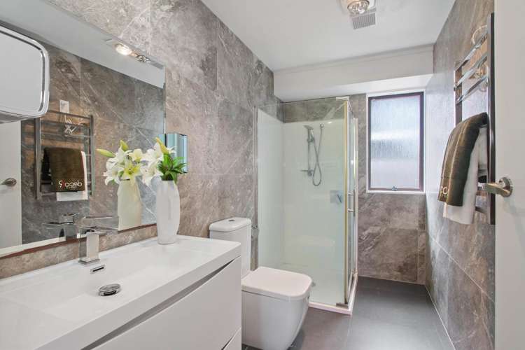 17 Thalia Place Totara Vale_11