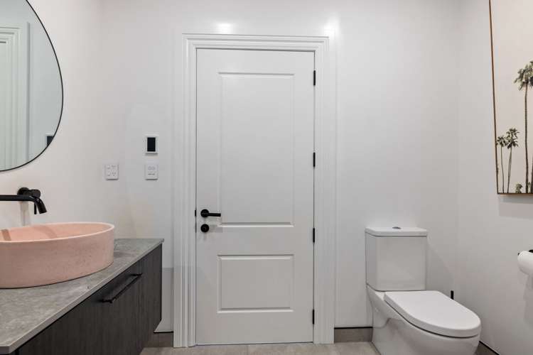 11 Miro Street Takaro_21