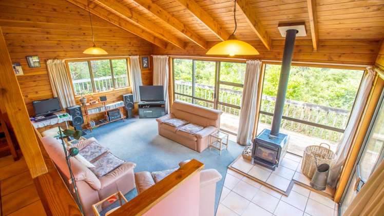 20 La Trobe Track Karekare_11